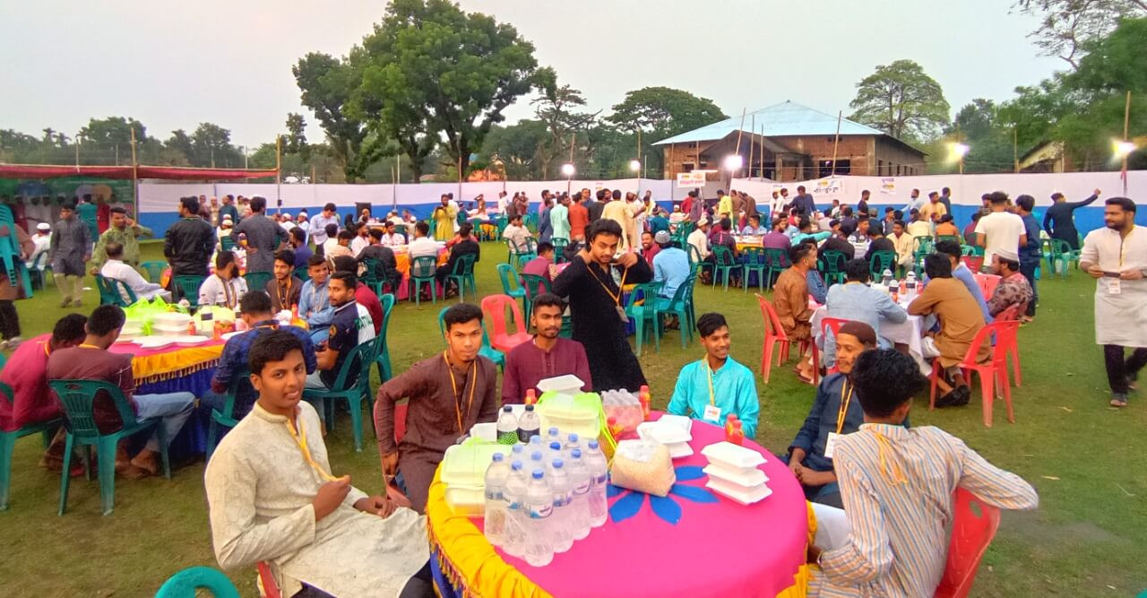 ডোমারে প্রাক্তন ছাত্রদের নিয়ে ‘গ্রান্ড ইফতার-২০২২’ অনুষ্ঠিত