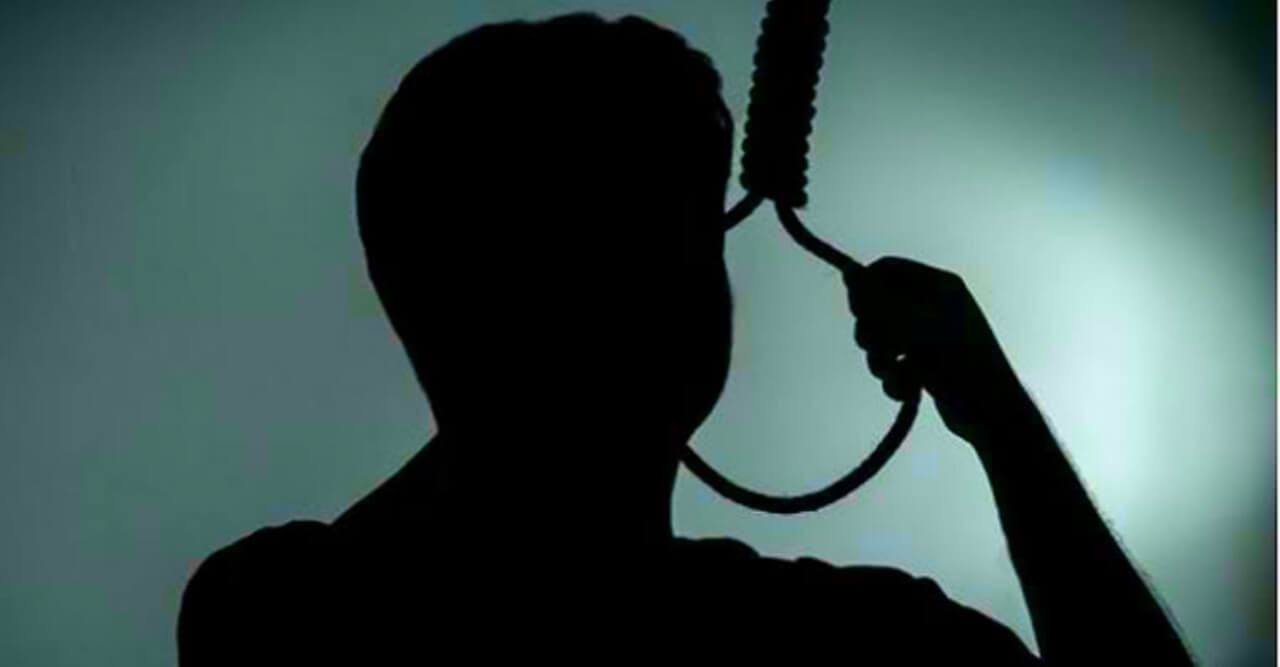 মায়ের সাথে অভিমান করে ছেলের আত্মহত্যা