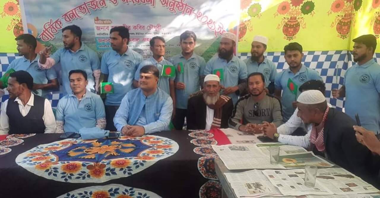 উখিয়ায়  "লাইটেন এসোসিয়েশন'র" উদ্যোগে চেয়ারম্যান-মেম্বারের সংবর্ধনা ও প্রীতিভোজ