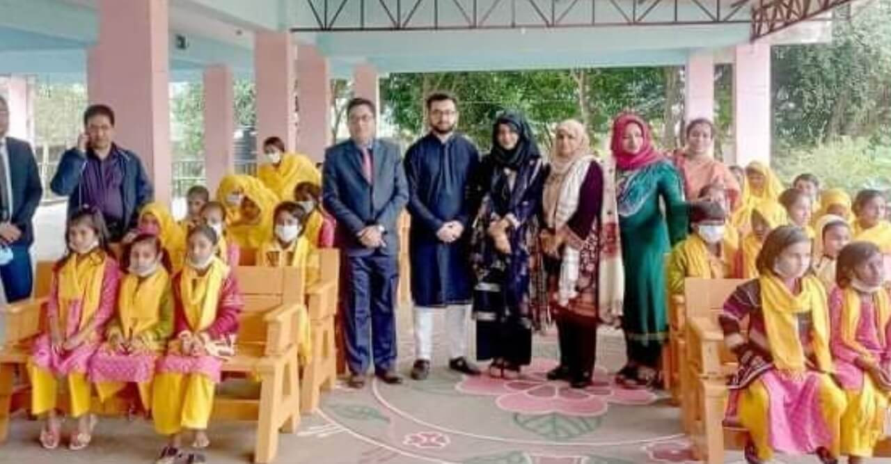 সুনামগঞ্জে অনাথ এতিম শতাধিক শিক্ষার্থীদের মাঝে খাবার বিতরণ