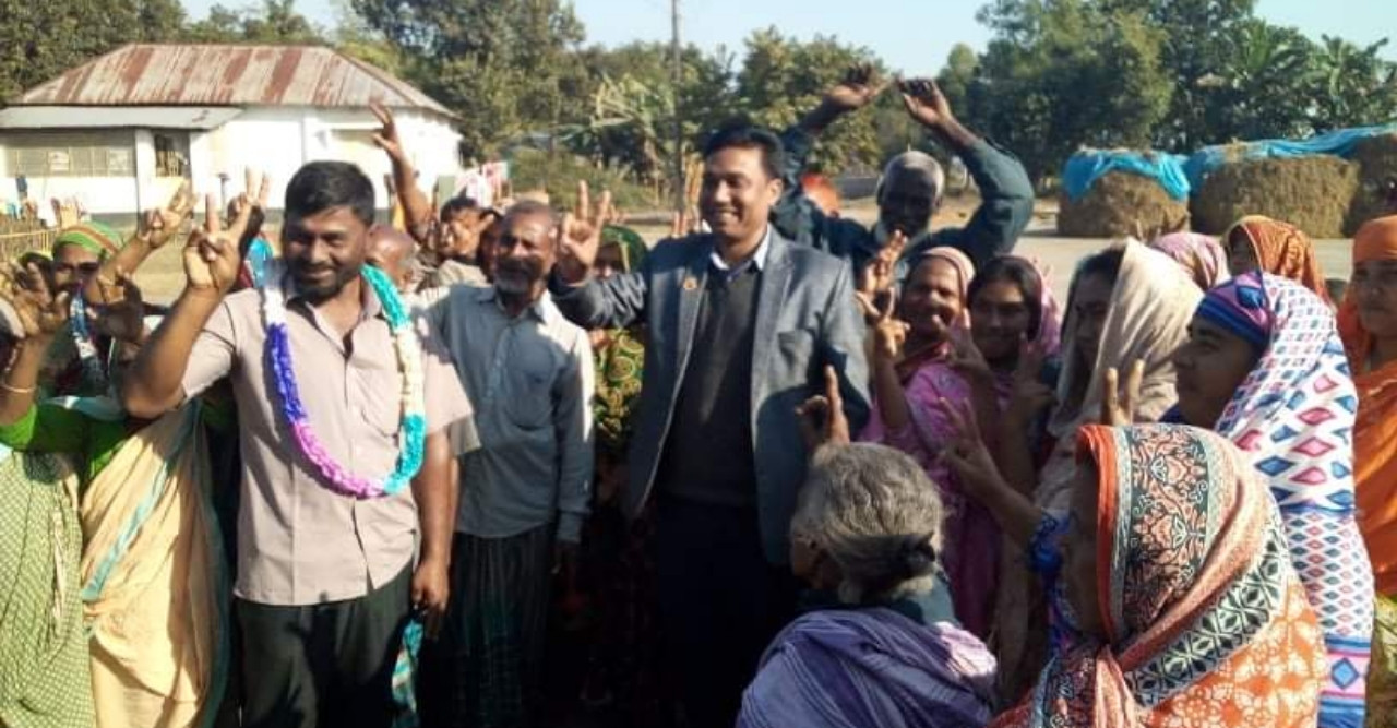 পছন্দের চেয়ারম্যানকে পেয়ে আনন্দে ভাসছেন সমর্থকেরা