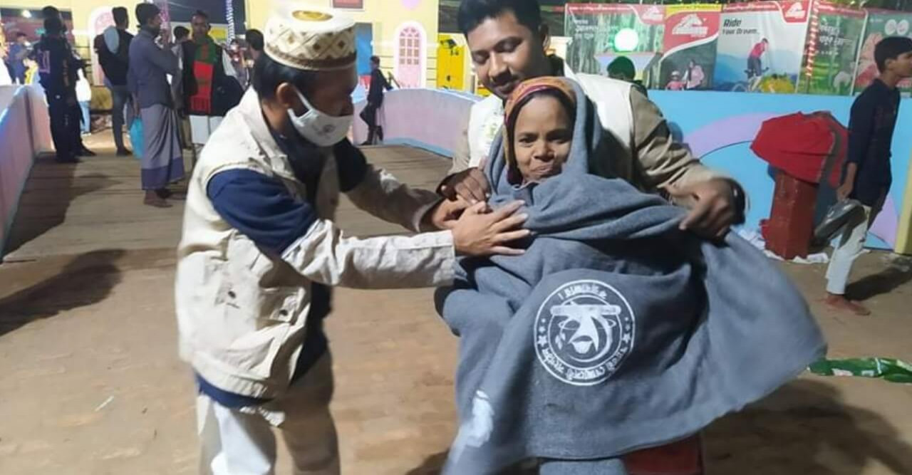 শীতার্তদের মাঝে শীতবস্ত্র বিতরণ