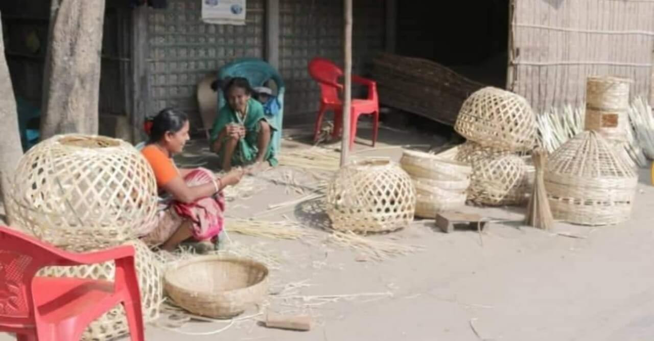 ছবি তুলে কী হবে, ‘ছবিতে আমাদের জীবন বদলাবে না'