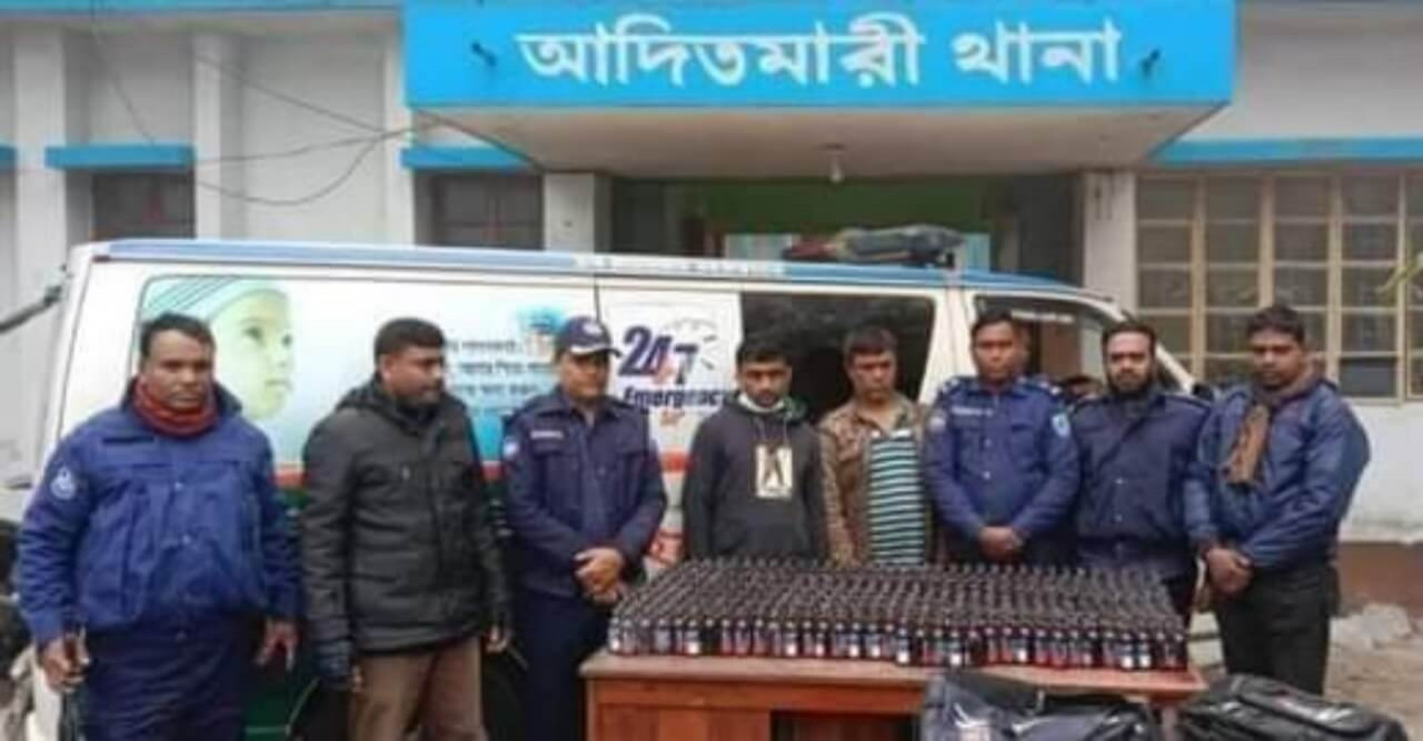 লালমনিরহাটে ফেনসিডিলসহ এম্বুলেন্স আটক