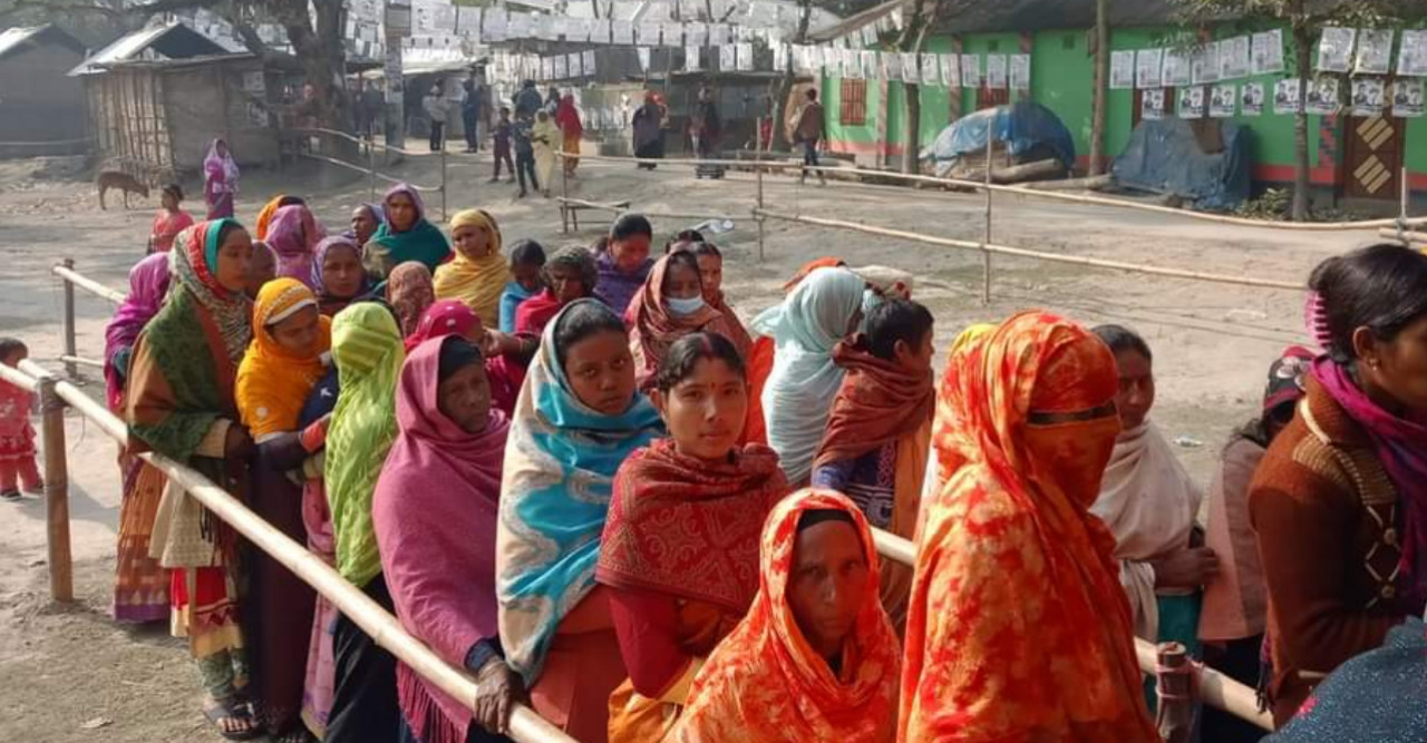 ডোমারের ১০ ইউনিয়নে চলছে ভোটগ্রহণ, বাড়ছে ভোটারদের উপস্থিতি