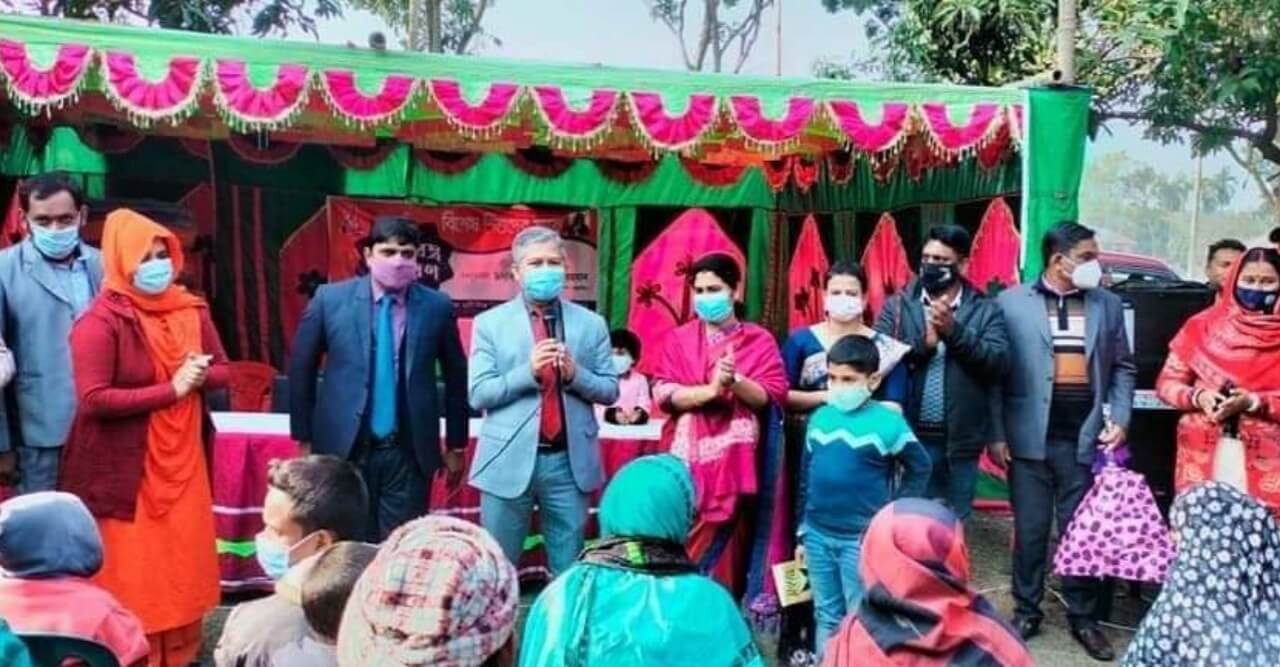 প্রতিবন্ধীদের ভালোবাসতে হবে: ডিসি মাহাবুবুর রহমান