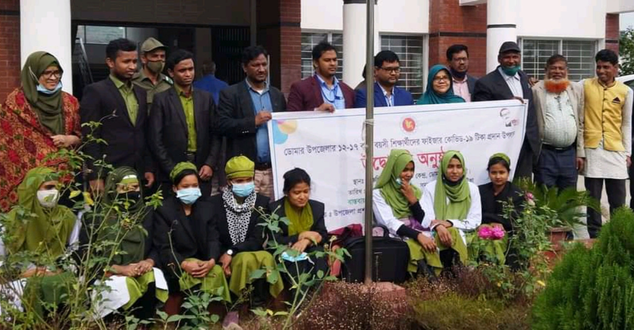 দ্বিতীয় দিনে ডোমারের ৮ শতাধিক শিক্ষার্থীকে করোনার টিকা প্রদান