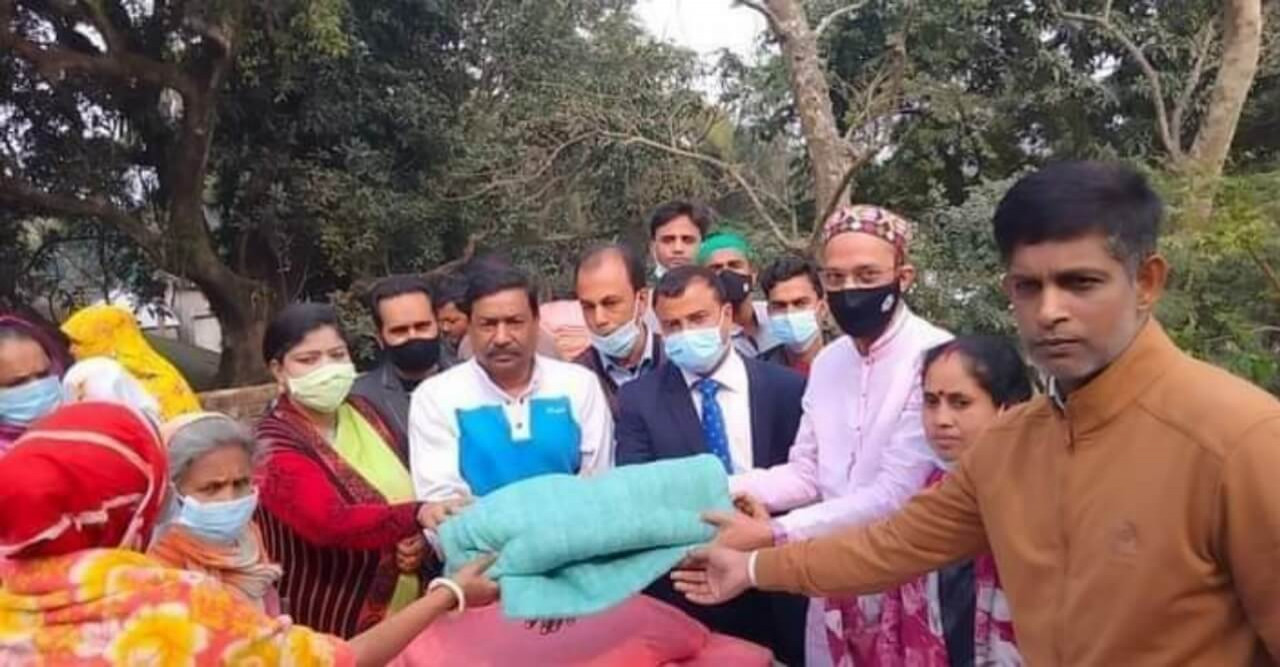 শেরপুরে শীতার্ত মানুষের মাঝে কম্বল বিতরণ
