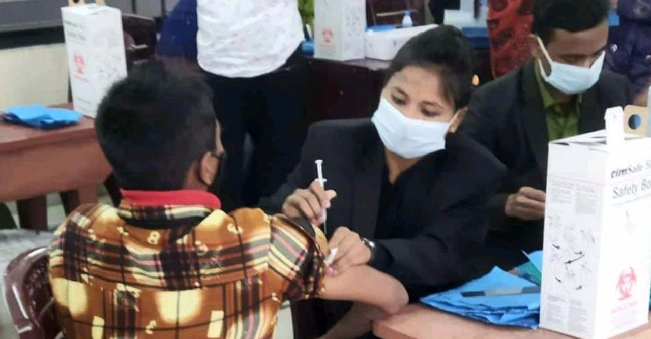 দশ দিনে ডোমারের ১৫ হাজারের অধিক শিক্ষার্থী পেয়েছে ফাইজার টিকা