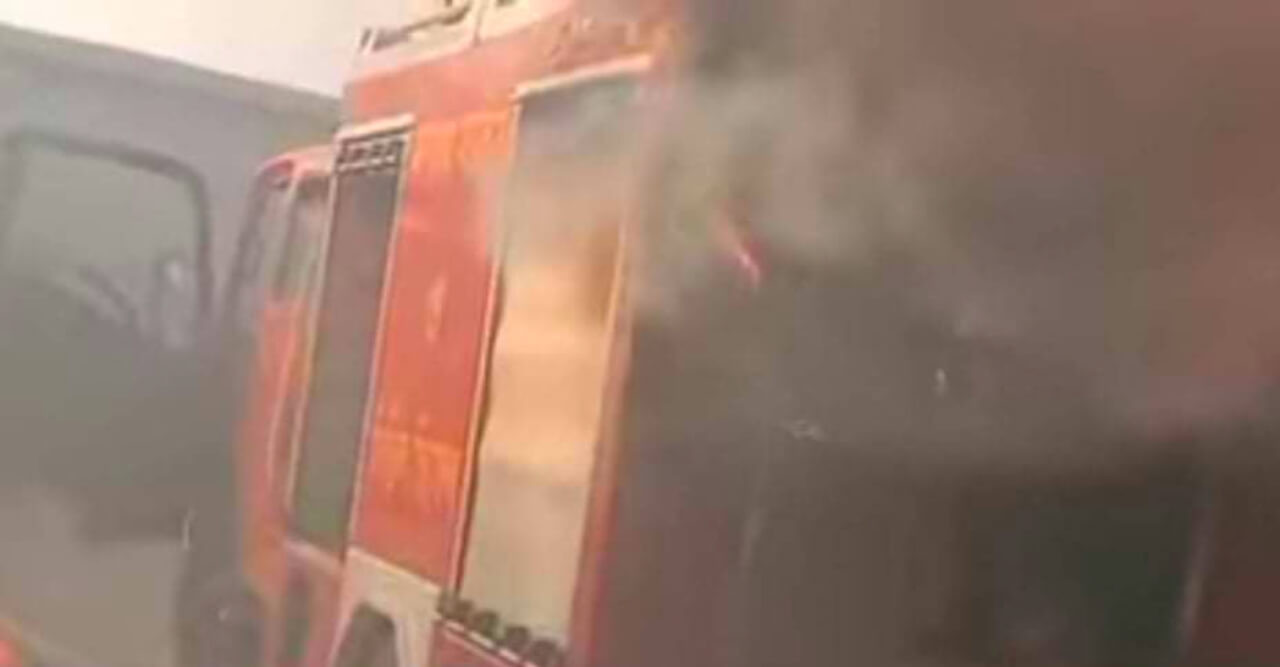 ফায়ার সার্ভিসের পানিবাহি গাড়িতে আগুন