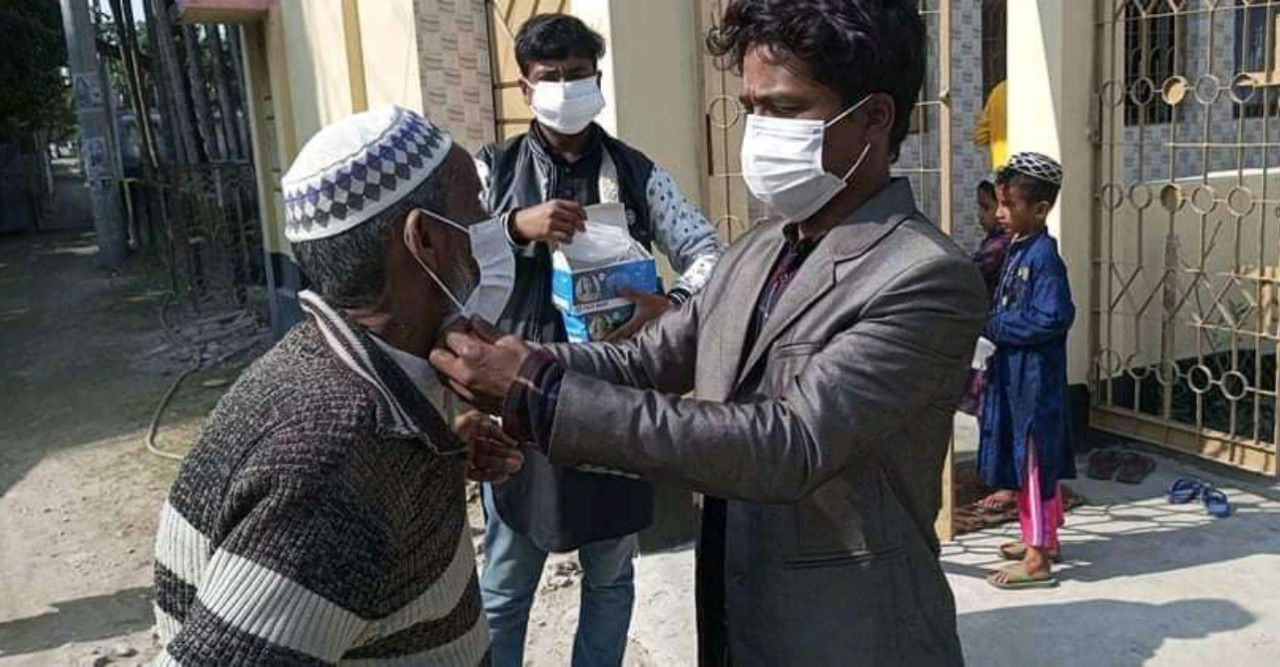 চিলাহাটিতে করোনা প্রতিরোধে সচেতনতামূলক প্রচারণা ও মাস্ক বিতরণ অনুষ্ঠিত
