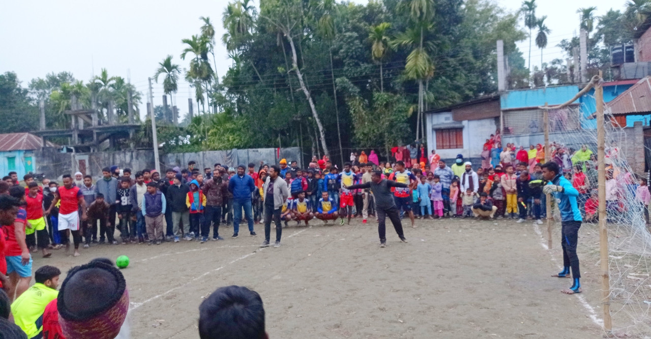 ডোমারে ফুটবল টুর্নামেন্টের ফাইনাল খেলা অনুষ্ঠিত