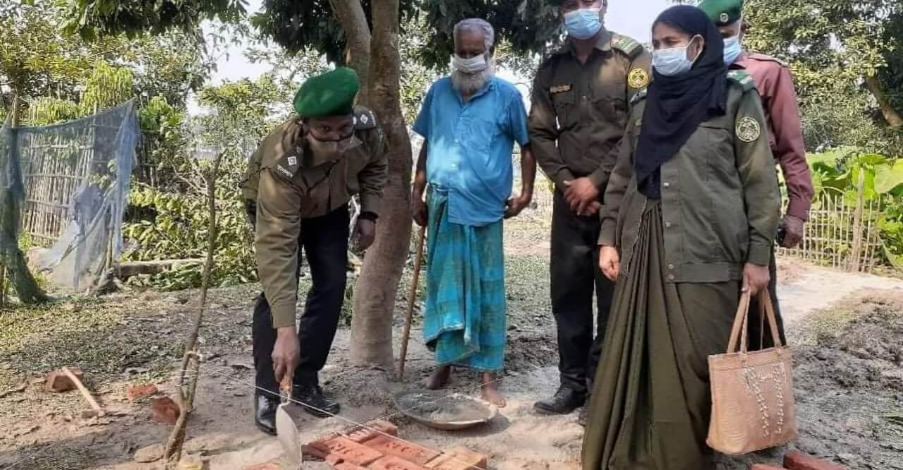 হরিপুরে আনসার-ভিডিপির দুস্থ সদস্যের ঘরের ভিত্তি প্রস্তর উদ্বোধন