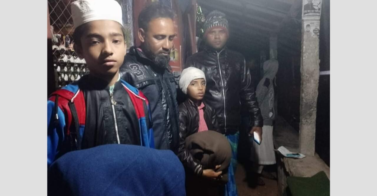 কৈখালীতে রাতের অন্ধকারে এতিমখানায় কম্বল বিতরণ