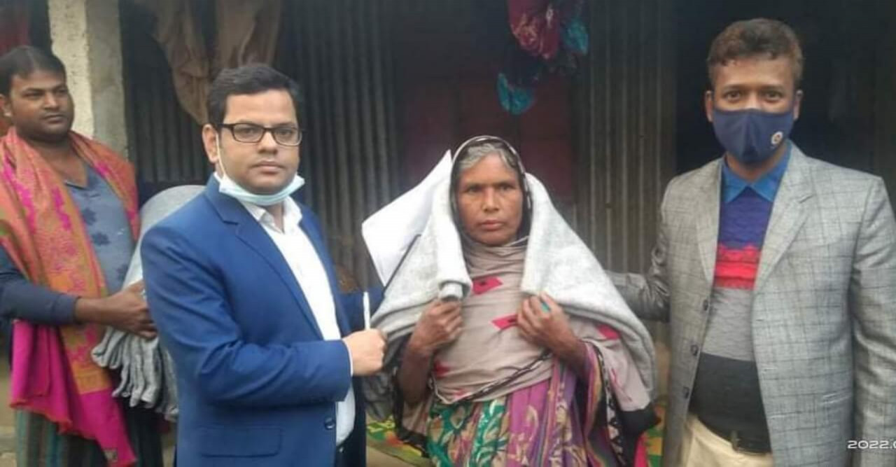 আশ্রয়ণে শীতার্ত অসহায়দের মাঝে কম্বল বিতরণ 