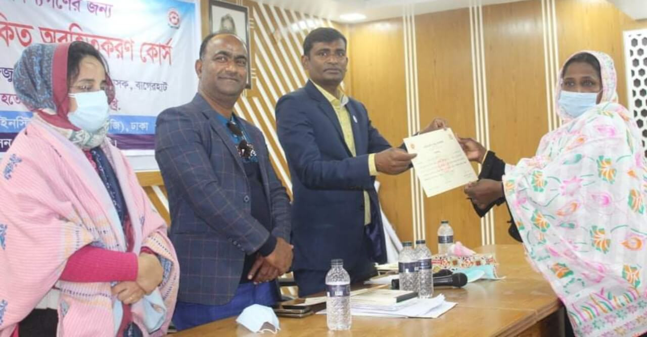 ইউপি সদস্যদের অবহিতকরণ কোর্সের সমাপনী অনুষ্ঠিত