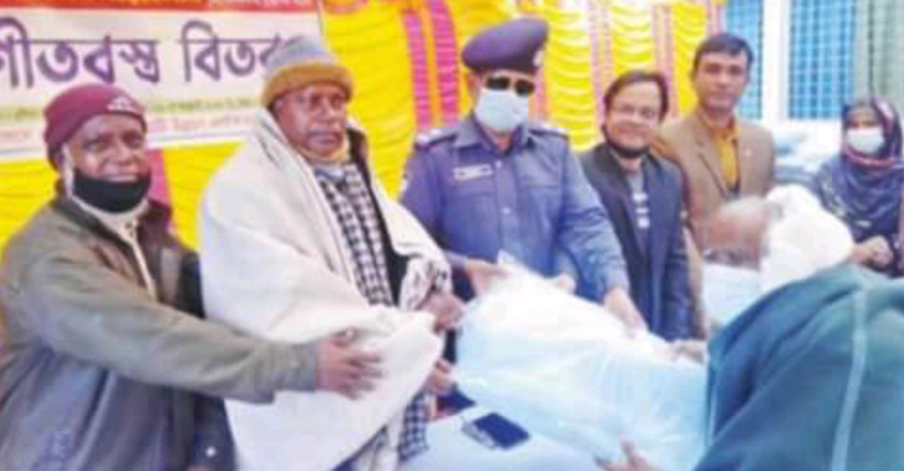 চিলাহাটিতে প্রশিকা মানবিক উন্নয়ন কেন্দ্রের শীতবস্ত্র বিতরণ