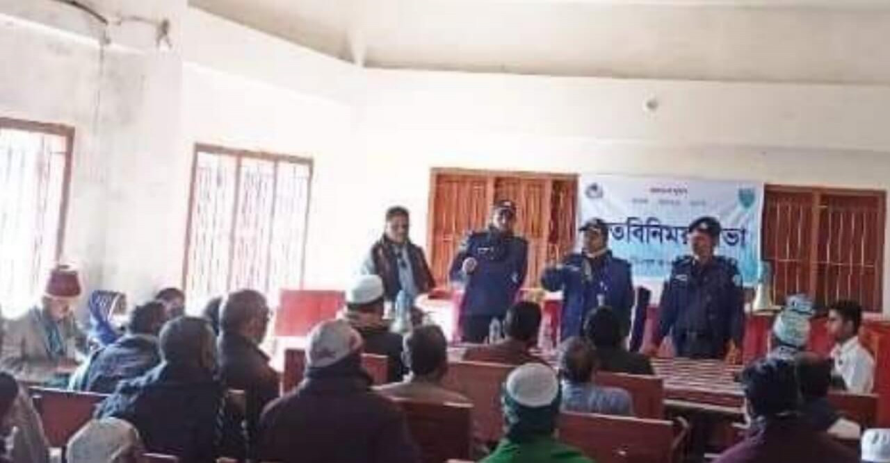 শ্রীপুরে নির্বাচনী প্রার্থীদের সাথে আইনশৃঙ্খলা বাহিনীর মতবিনিময় সভা