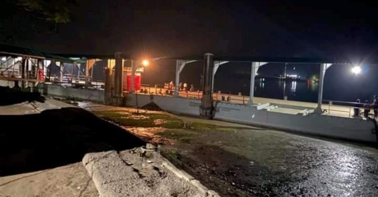 নেই ময়লা ফেলার নির্দিষ্ট স্থান, লঞ্চ ঘাটের ময়লা সরাসরি ফেলা হয় নদীতে!