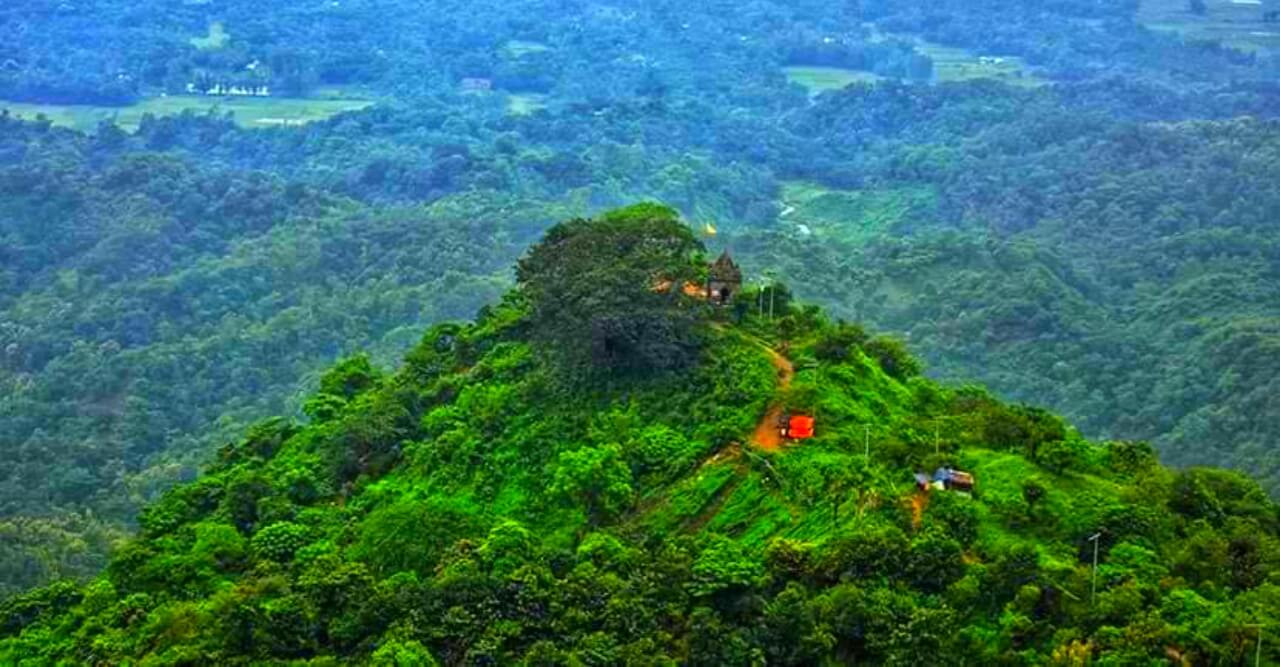 প্রাকৃতিক সৌন্দর্যের লীলাভূমি চন্দ্রনাথ পাহাড়