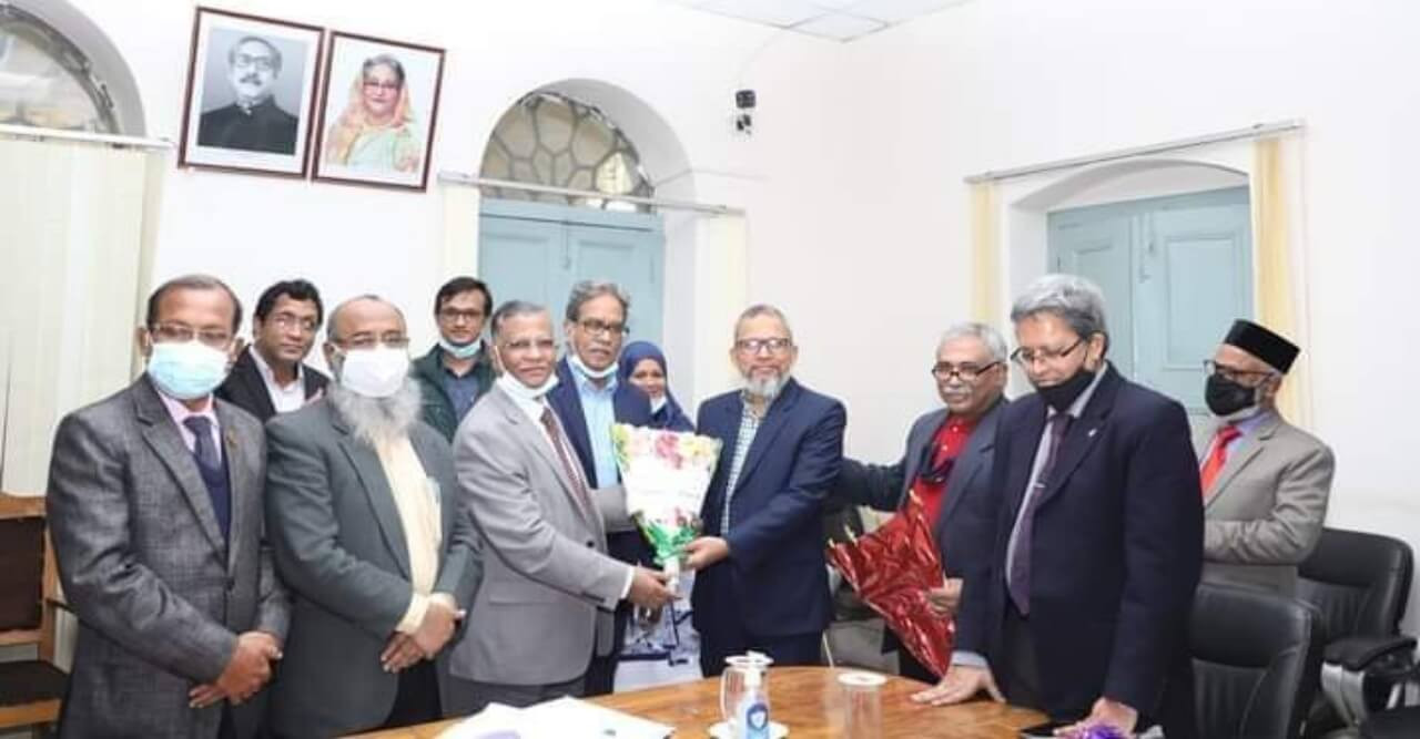 জবির লাইফ এন্ড আর্থ সায়েন্স অনুষদের নব নিযুক্ত ডিন অধ্যাপক ড. মোঃ মনিরুজ্জামান