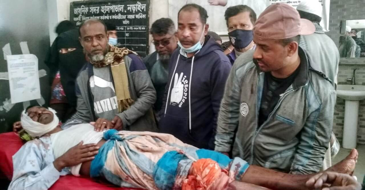নড়াইলের লোহাগড়ায় আ’লীগ নেতাকে কুপিয়ে হত্যার চেষ্টা