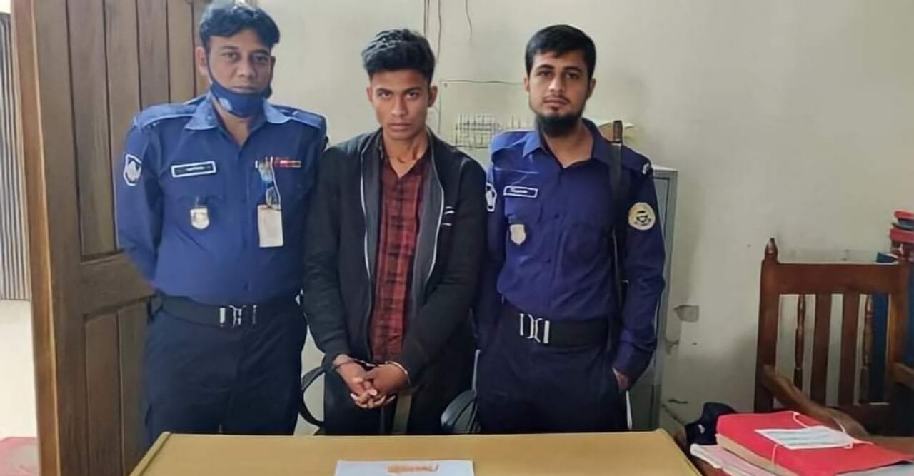 ৪৯ পিস ইয়াবাসহ মাদক বিক্রেতা আটক