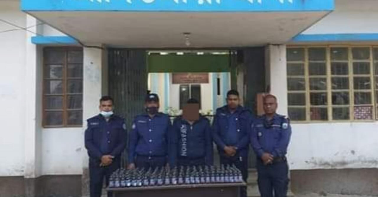 আদিতমারীতে ফেন্সিডিলসহ এক মাদক ব্যাবসায়ী আটক