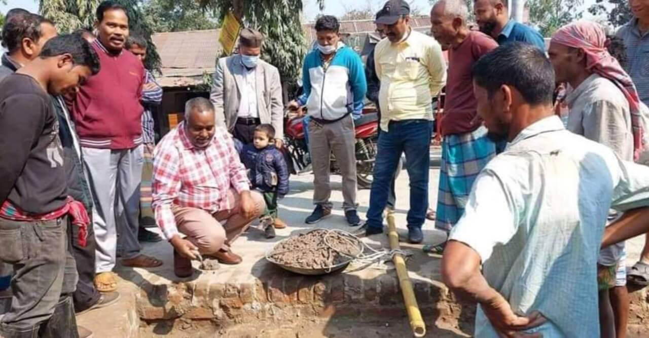 বনওয়ারী মোড়–ডোমার বাজার সড়কের আরসিসি ঢালাই কাজের উদ্বোধন