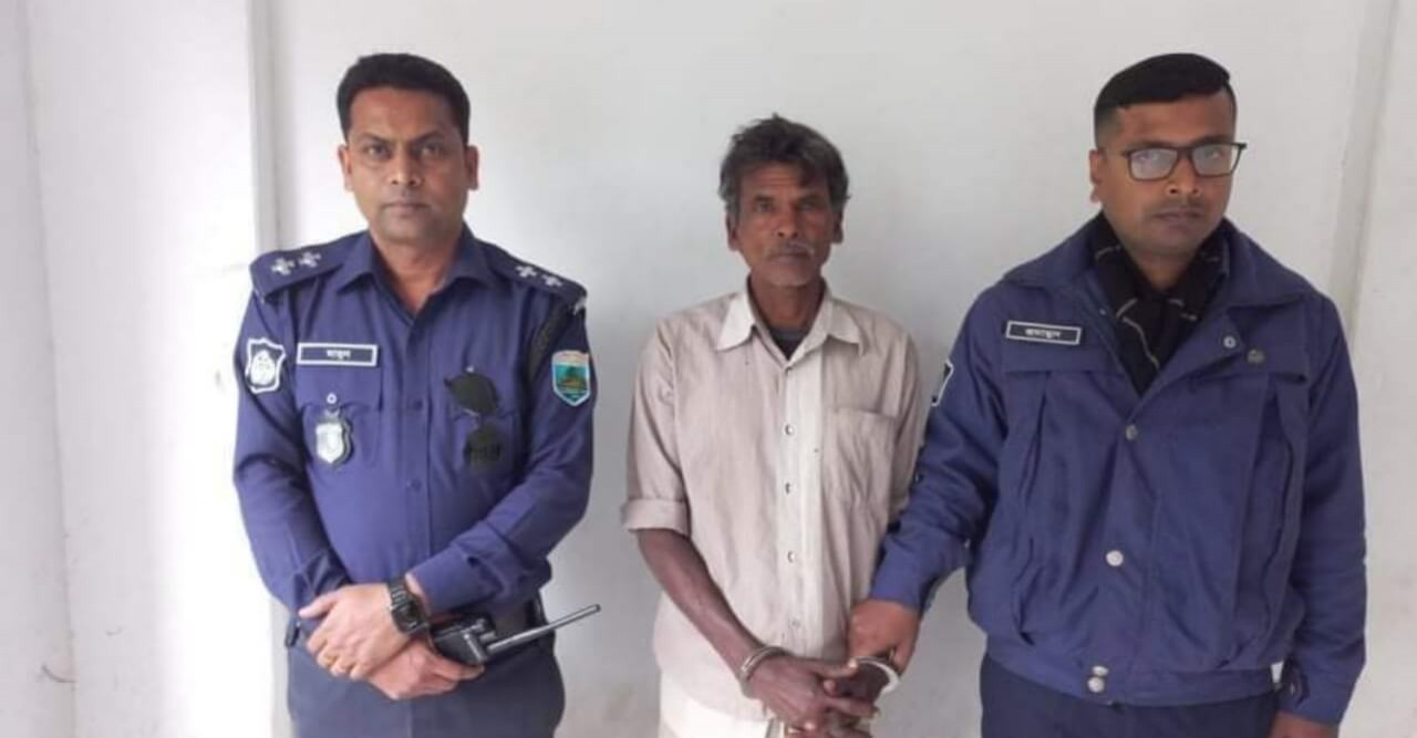 গোমস্তাপুরে শিশু হত্যাকান্ডের রহস্য উদঘাটন, তুচ্ছ ঘটনায় হত্যা!