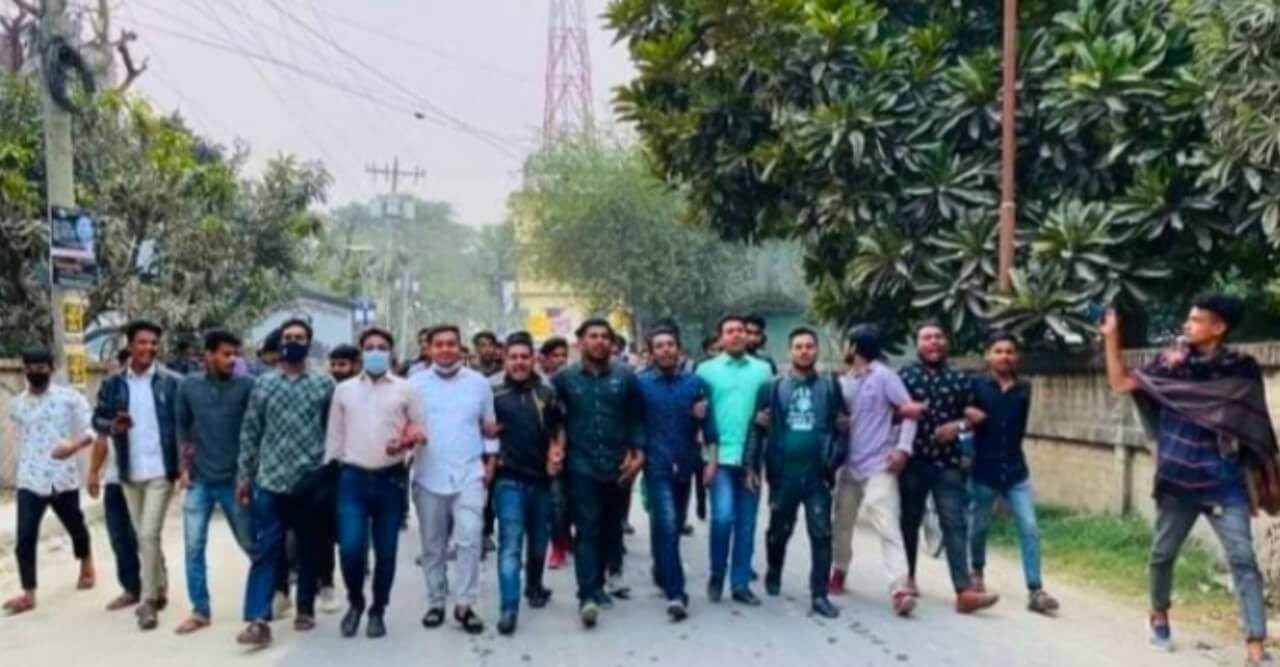দুর্গাপুরে ছাত্রলীগের আনন্দ মিছিল অনুষ্ঠিত