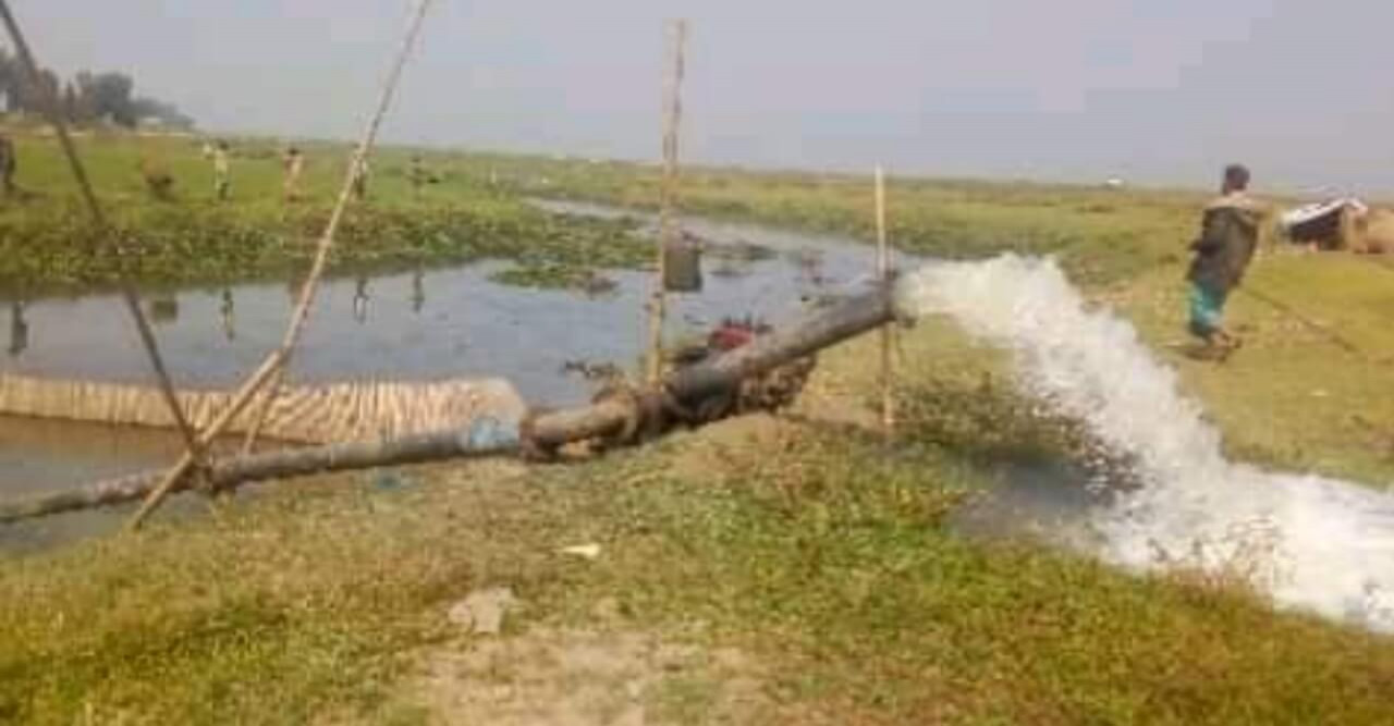 বানিয়াচংয়ে হাওয়া নদী ও উজানসুটা নদী তাজু বাহিনীর অবৈধ দখলে মাছ লুট