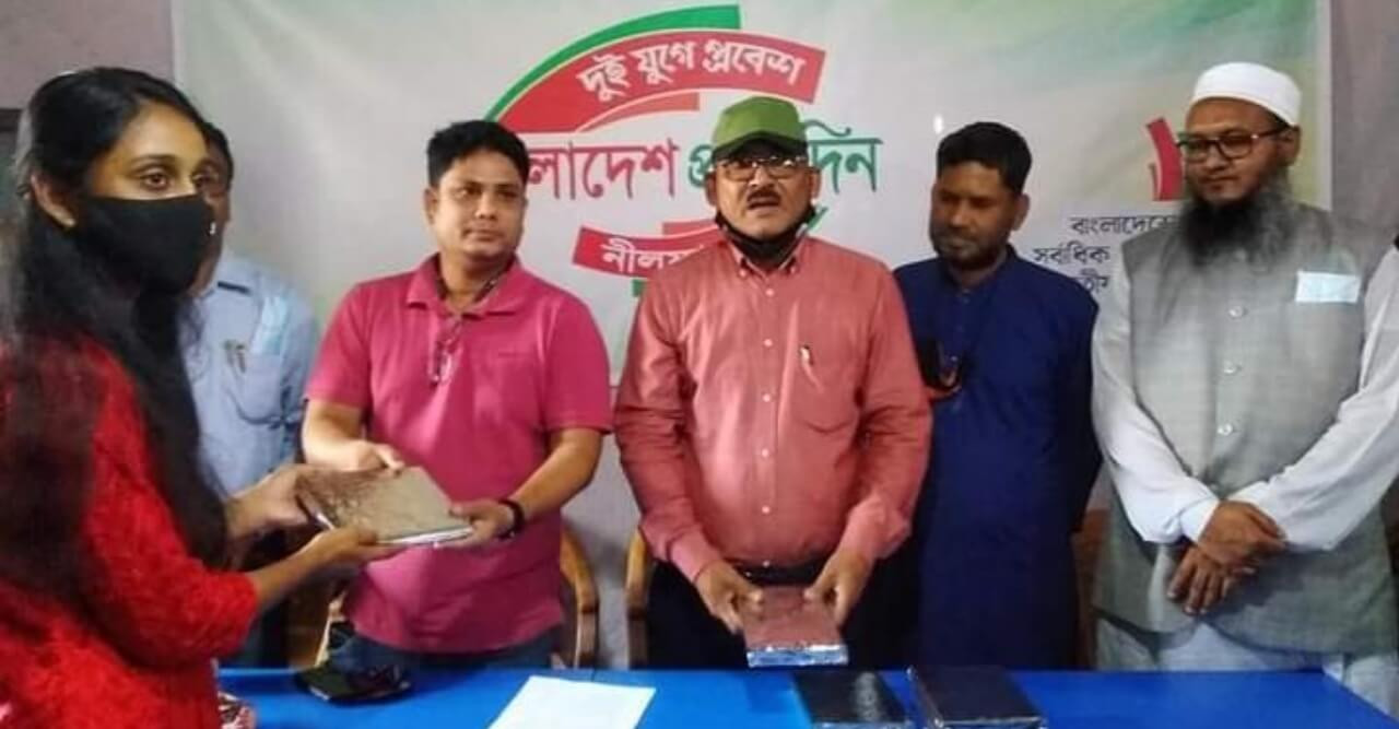 বাংলাদেশ প্রতিদিন পত্রিকার ১২ পেরিয়ে ১৩ বছরে পদার্পণ উপলক্ষে কেক কাটা ও আলোচনা সভা