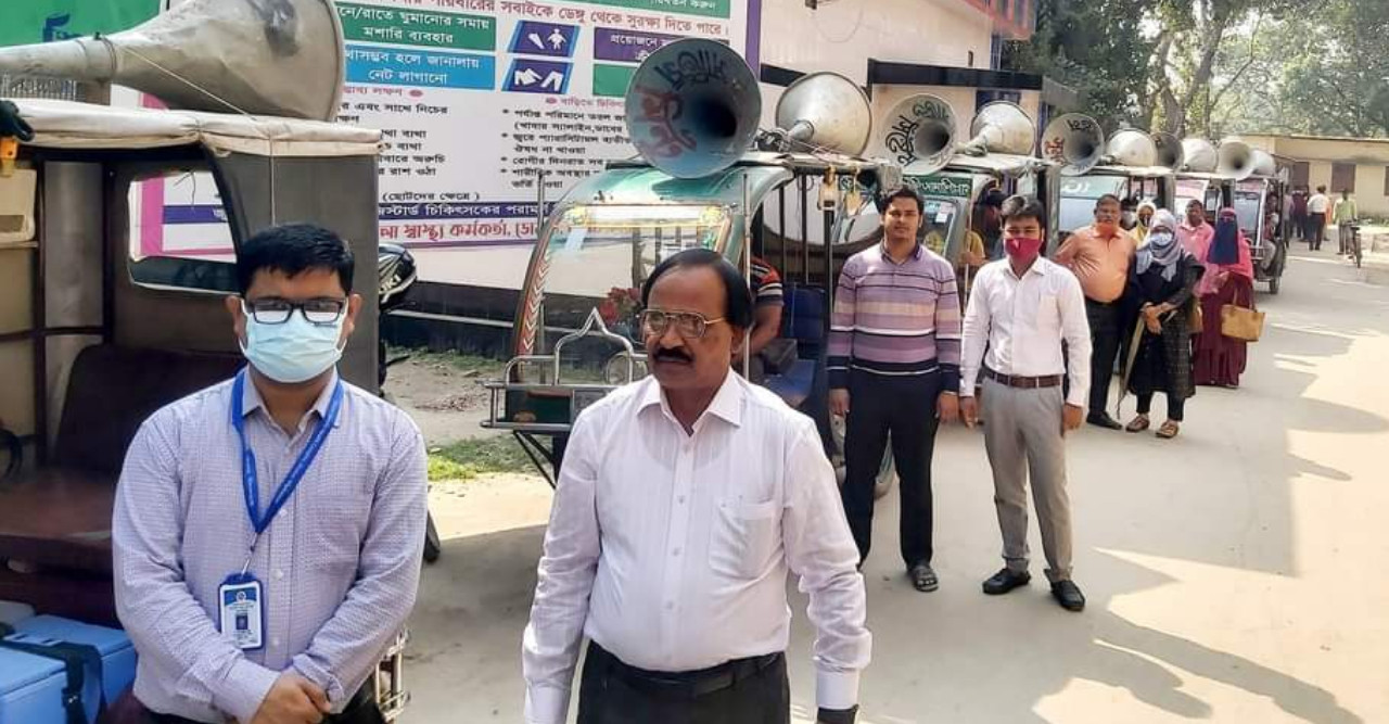 ডোমারে ভ্রাম্যমাণ টিকা ক্যাম্পের উদ্বোধন