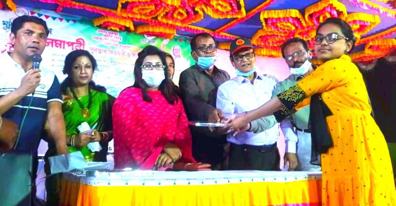 ডোমারে ‘মুক্তির উৎসব ও স্বাধীনতার সুবর্ণজয়ন্তী মেলা–২০২২’ এর সমাপনী ও পুরষ্কার বিতরণী অনুষ্ঠিত