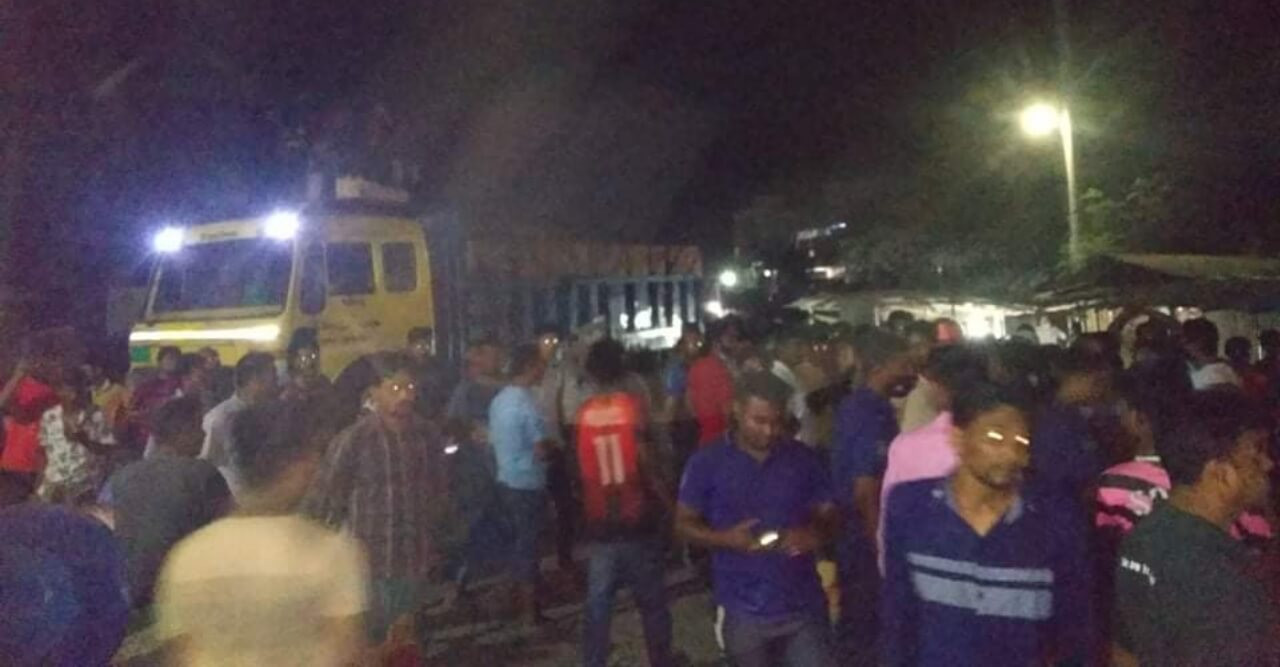 বাসে ইবি শিক্ষার্থীদের সাথে হেনস্তা, উত্তাল ক্যাম্পাস