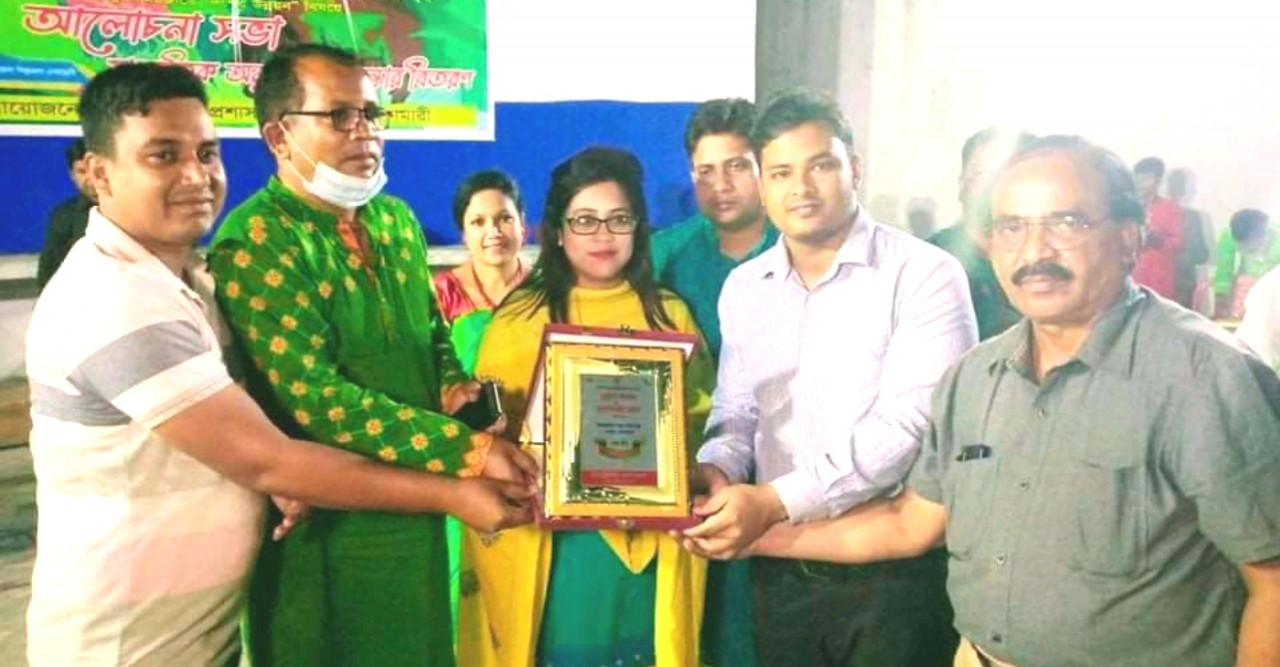 ডোমারে মুক্তির উৎসবে শ্রেষ্ঠ স্টল উপজেলা স্বাস্থ্য কমপ্লেক্স