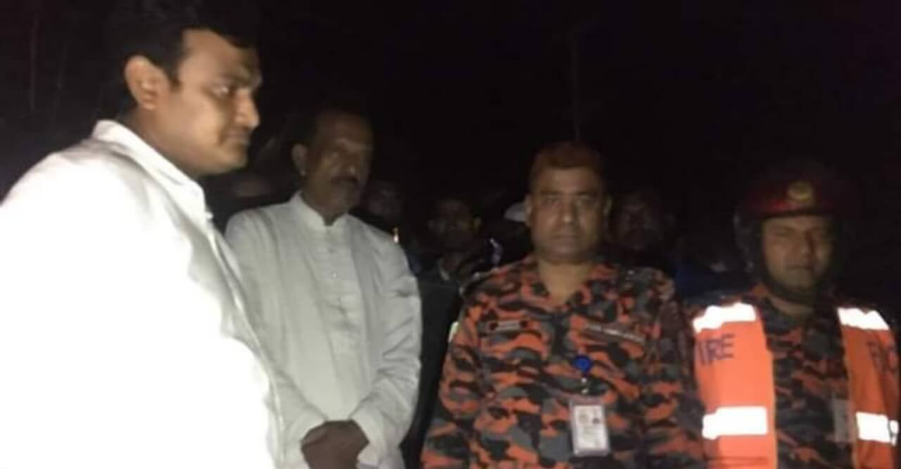 বাগেরহাটে যাত্রীবাহী বাস মাছের  ঘেরে-  নিহত ১, আহত ১৫