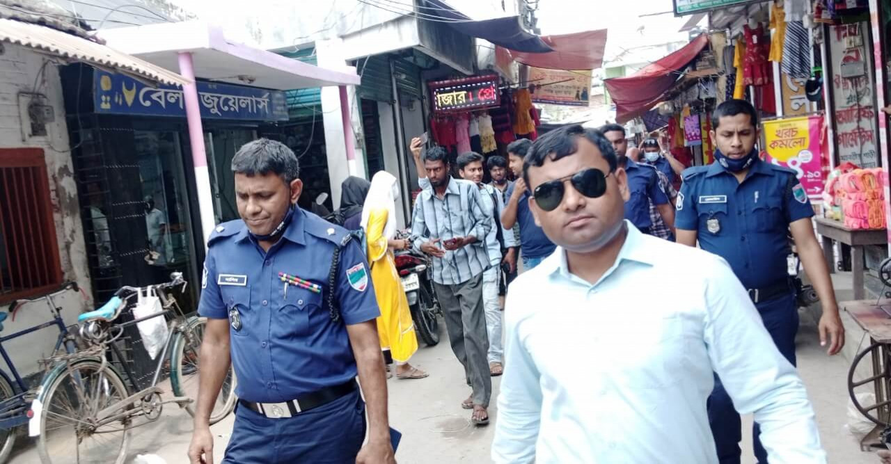 পহেলা রমজানে কঠোর অবস্থানে কলারোয়া আইন-শৃঙ্খলা রক্ষাকারী বাহিনী এবং প্রশাসন