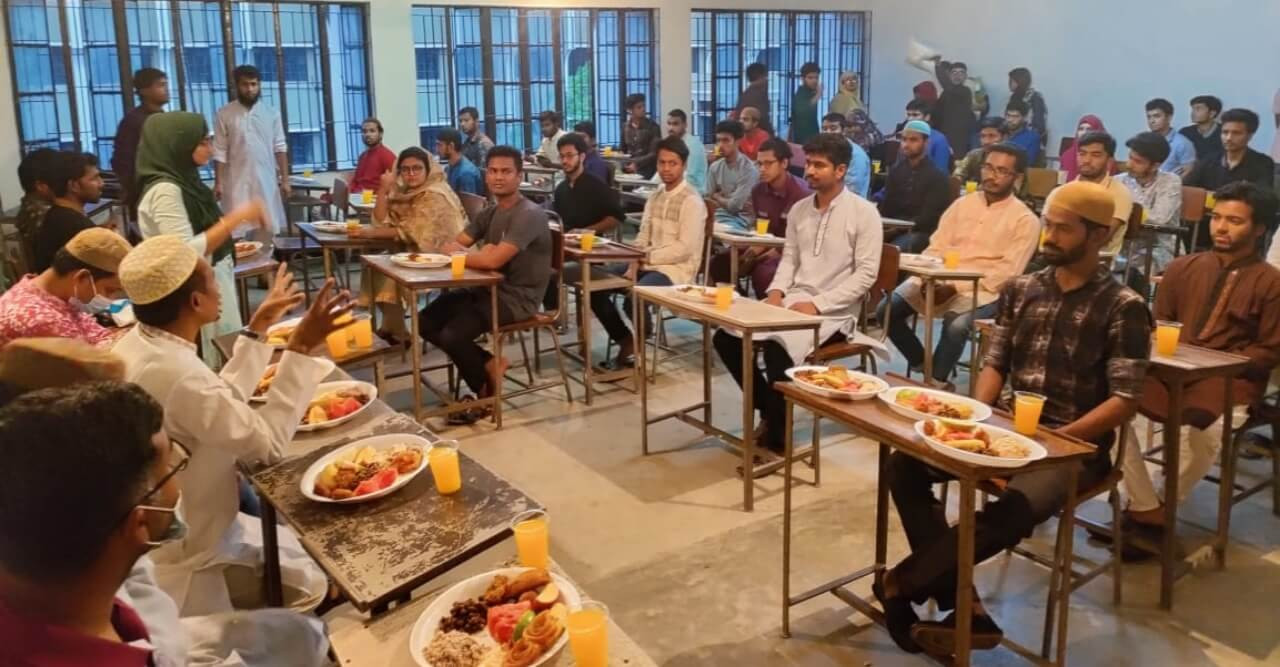 ইবি আইটি সোসাইটির ইফতারে সৌহার্দ্য বিনিময়