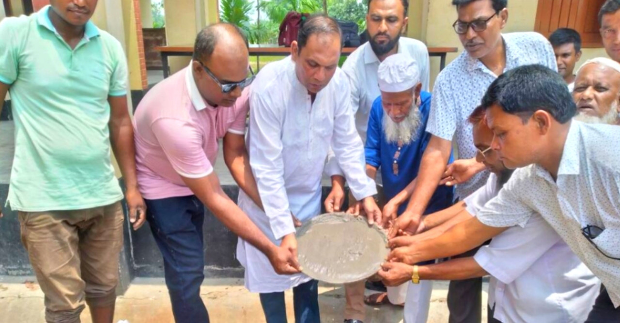 ডোমারে হাত ধোয়ার স্টেশন কাজের উদ্বোধন