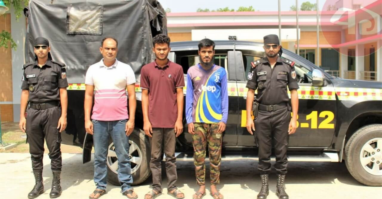 উল্লাপাড়ায় গাঁজা ও ফেন্সিডিলসহ আটক ৪