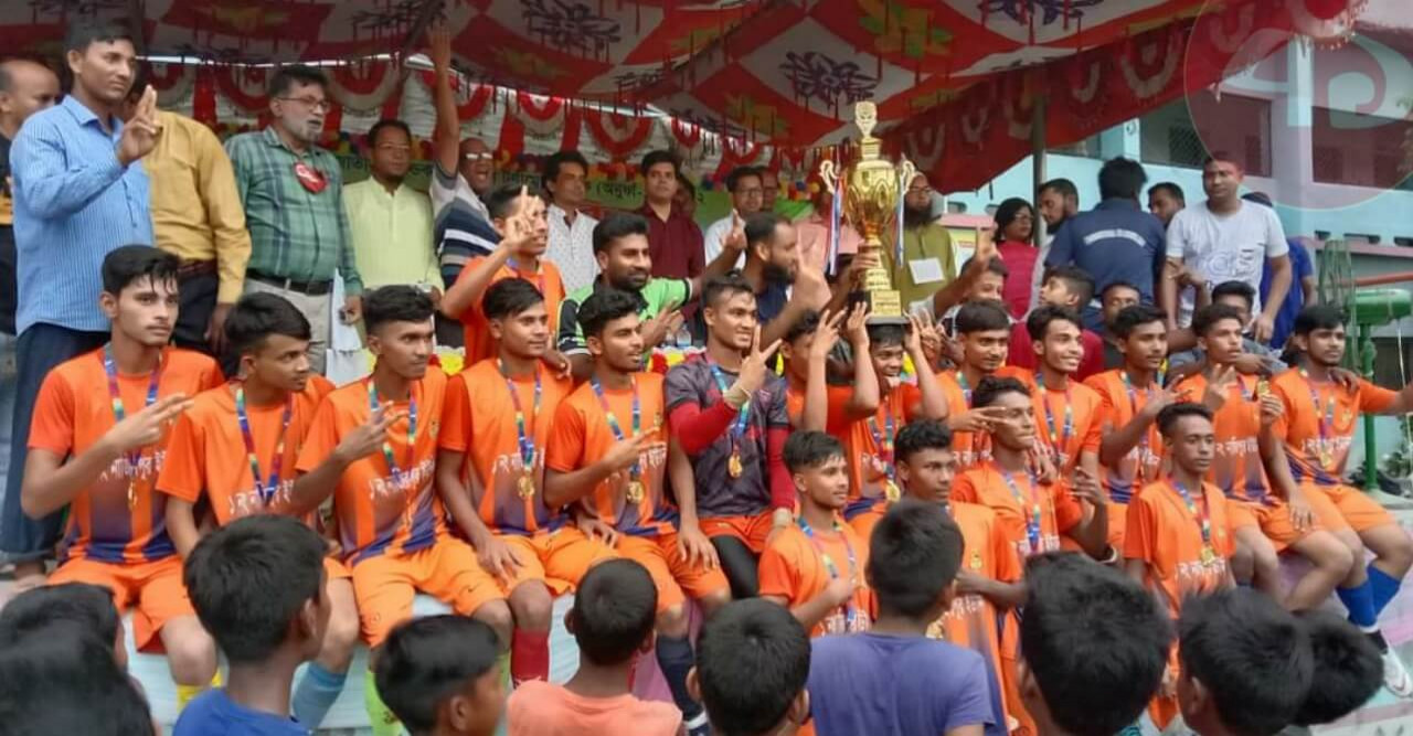 গুরুদাসপুর উপজেলা চ্যাম্পিয়ন ’নাজিরপুর ইউনিয়ন ফুটবল একাদশ’