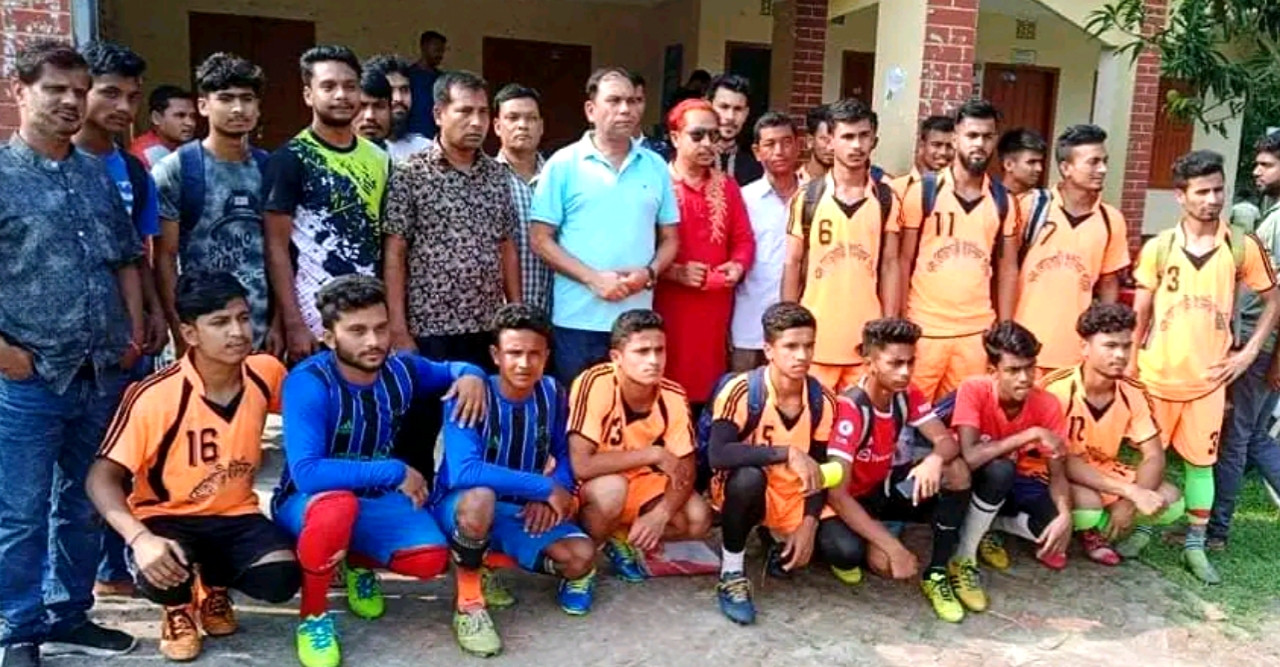 ডোমারে বঙ্গবন্ধু গোল্ডকাপের চাম্পিয়ন বোড়াগাড়ী