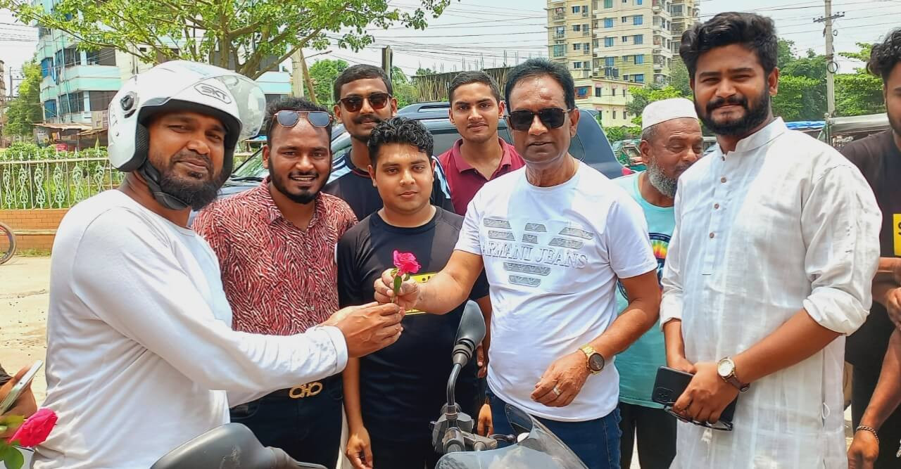 নিরাপদ সড়কের দাবিতে পলাশে স্মাইলের  র‌্যালি