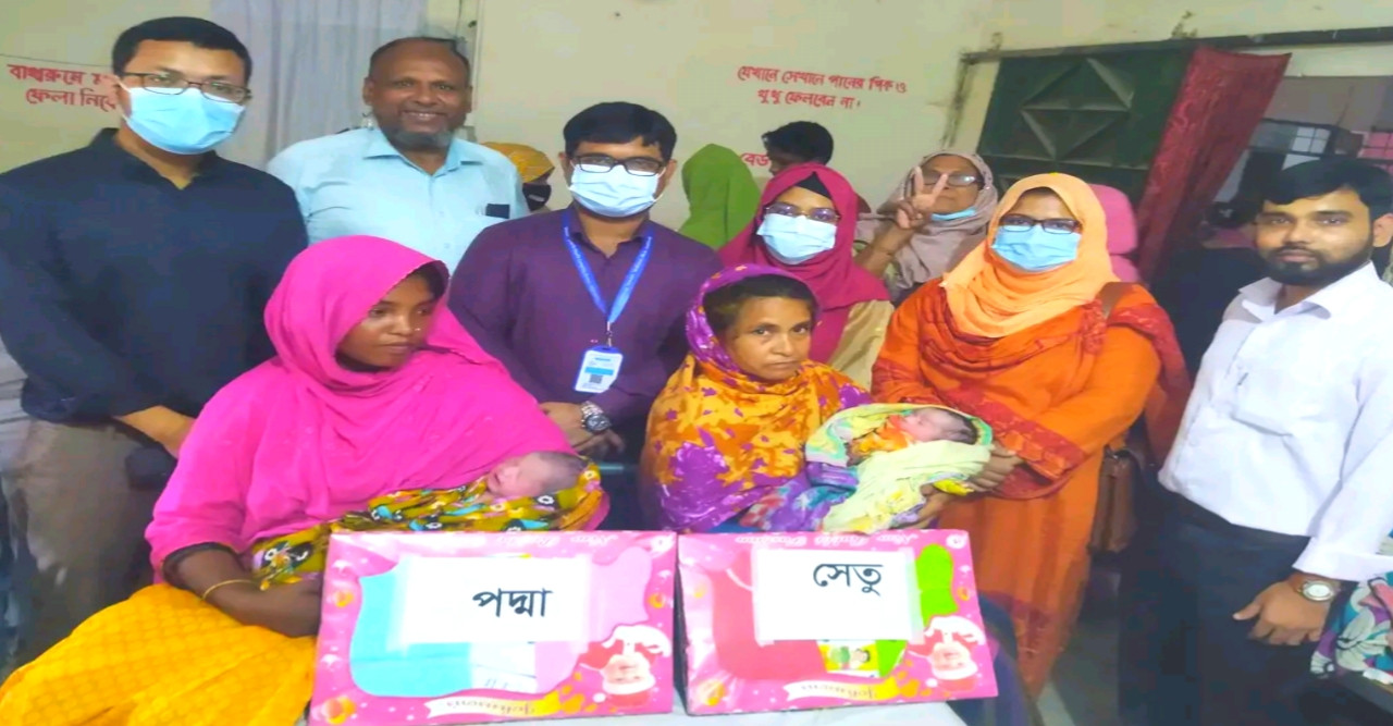 ডোমারে পদ্মাসেতু উদ্বোধনের সময় জন্ম : নাম পদ্মা ও সেতু