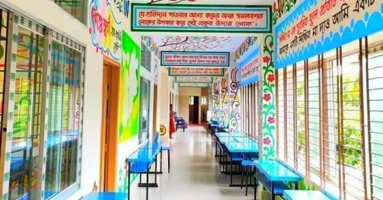 সরকারি বিদ্যালয়ে ঢুকতে লাগে ২০ টাকার টিকিট