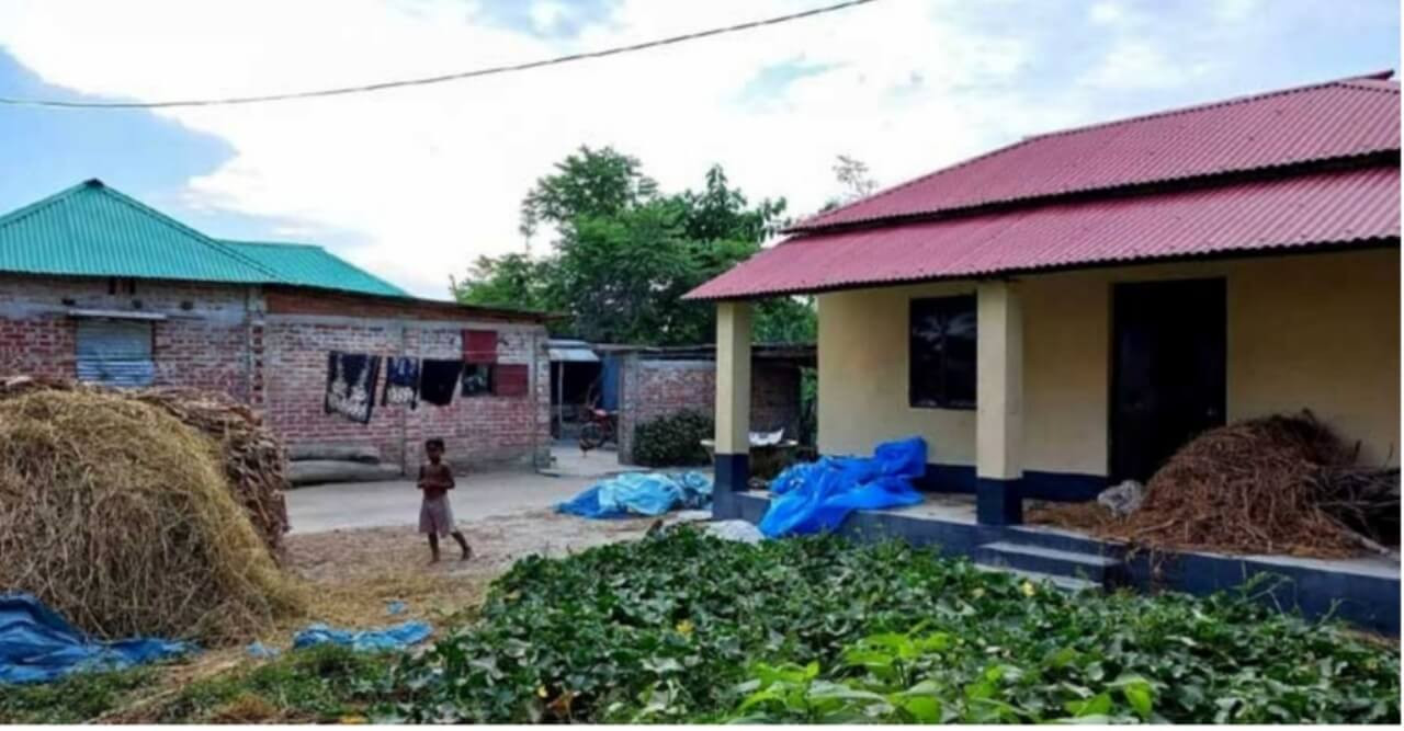 হরিপুরে টাকার বিনিময়ে মুজিববর্ষের ঘর পেলেন বিত্তবানরা