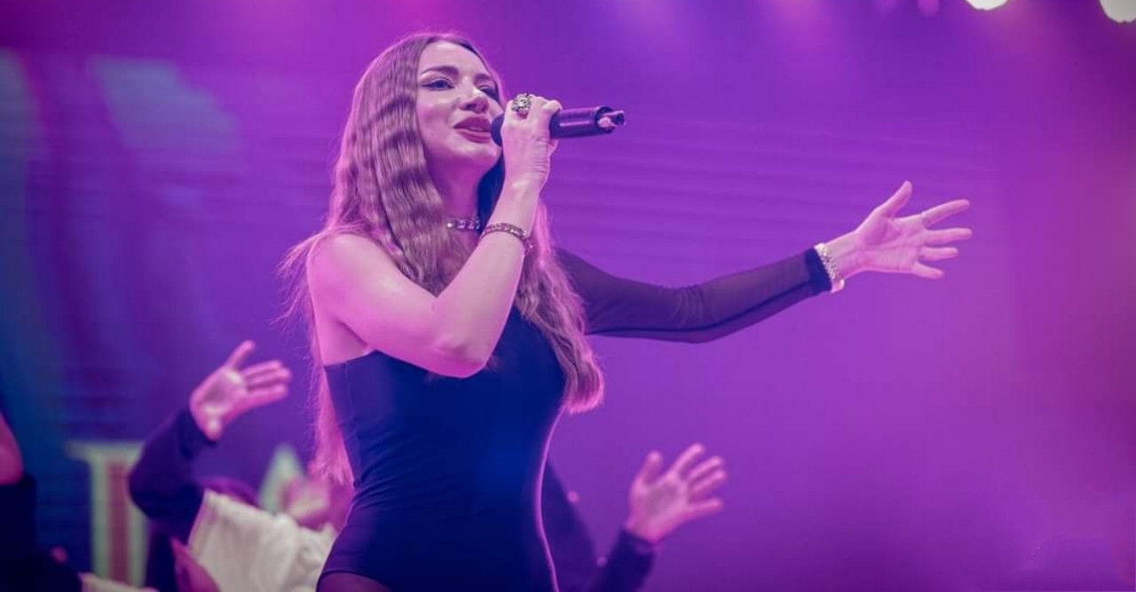 রোমানিয়ান পপ শিল্পী ওটিলিয়া ব্রুমা ঢাকা মাতালেন