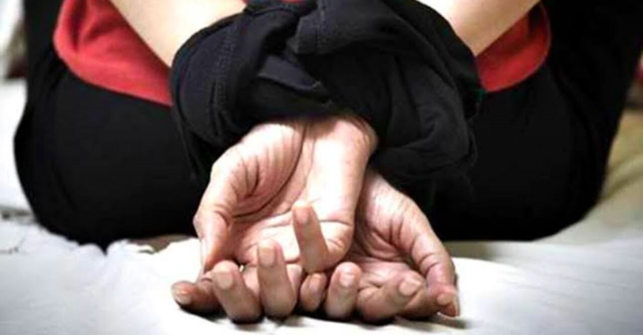 চাকরির প্রলোভনে তরুণীকে গণধর্ষণ - আটক ১